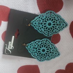 Cutout earrings *Q7